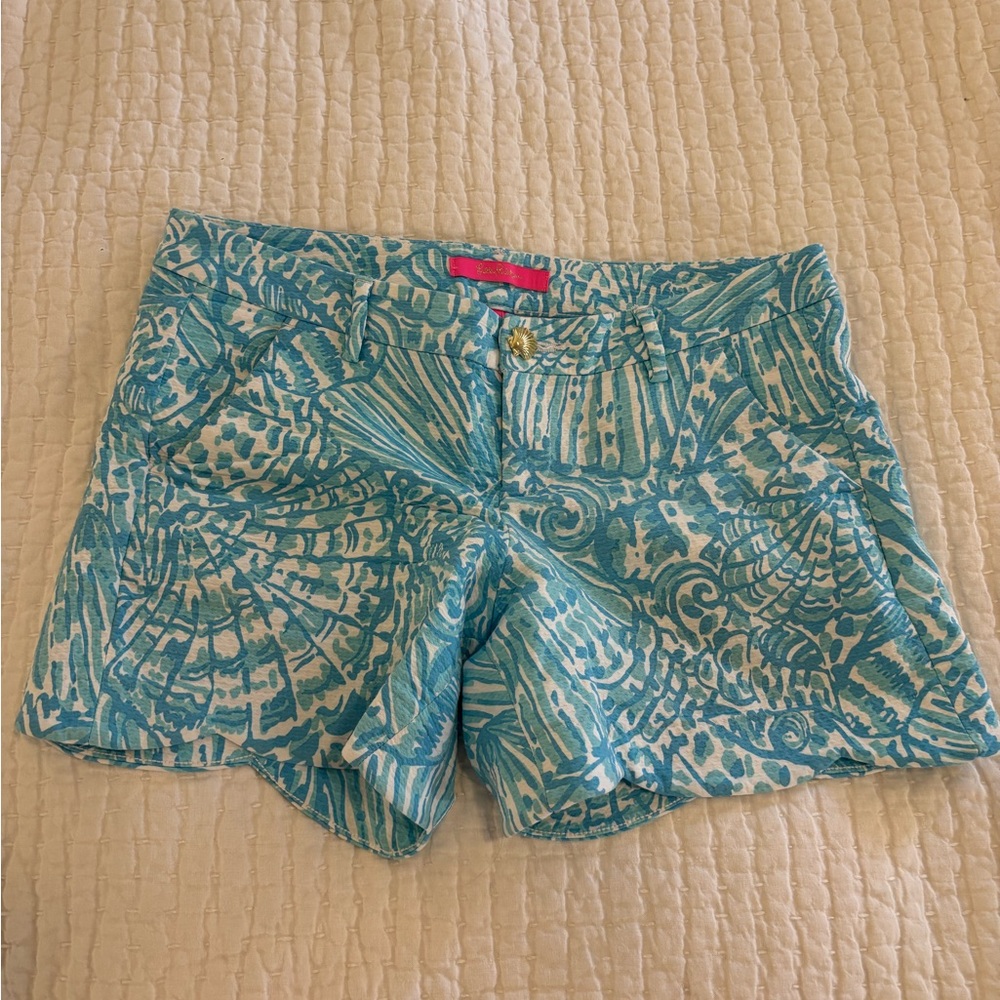 Lilly Pulitzer Buttercup Scallop Shorts women’s 4 Shells